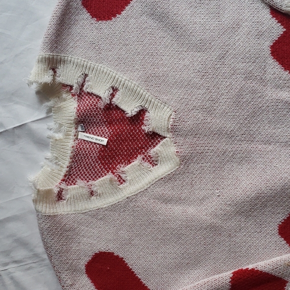 TREND SHOP HEART SWEATER - Picture 2 of 9